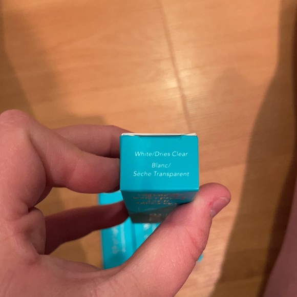 Thrive waterproof lash adhesive🤍 - Picture 3 of 6